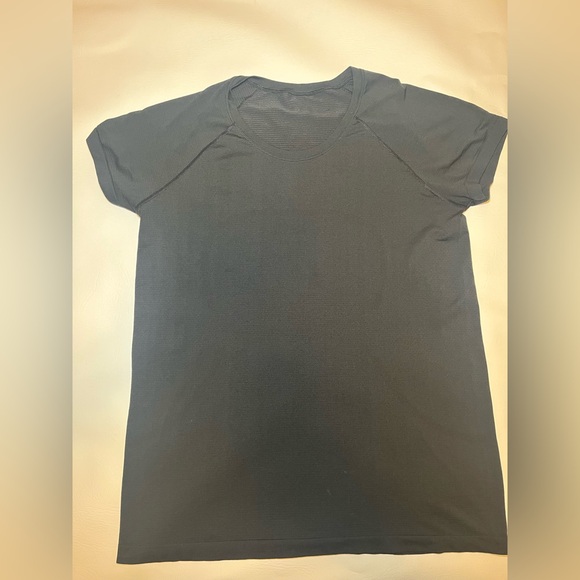 Lululemon Swiftly Tech Short-Sleeve Shirt 2.0 Hip Length – Black – Size 14 - Picture 3 of 9